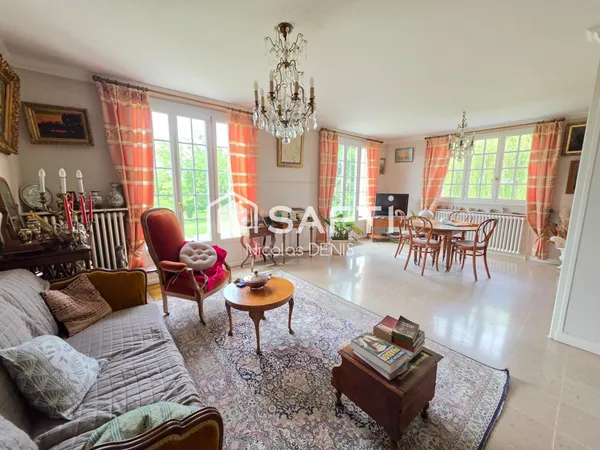 Rare! Maison sur vaste terrain divisible