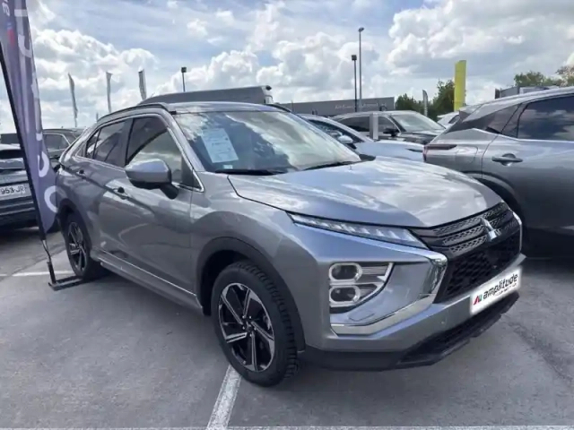 Mitsubishi Eclipse cross 2.4 mivec phev 188ch instyle 4wd — photo 3