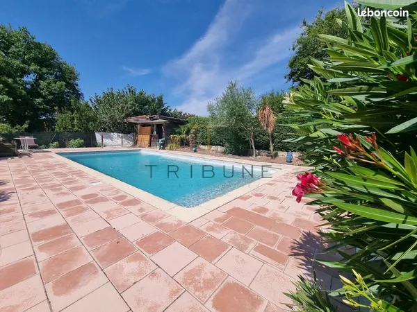 Propriété 4 pièces 196 m²