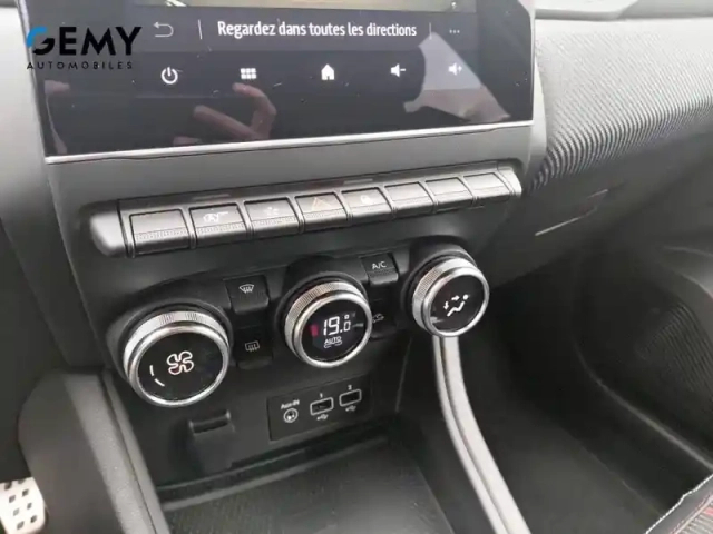 Renault Captur mild hybrid 140 — photo 72