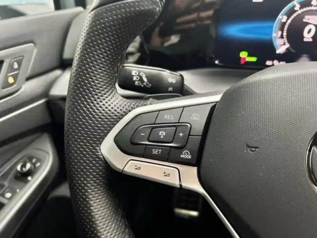 Volkswagen Golf 1.5 etsi evo2 150 dsg7 — photo 18