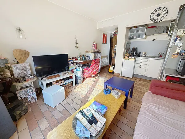 Bandol centre, appartement de 2 pièces à 50 mètres des plages et du port