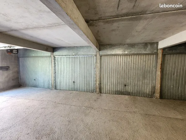 Vend 2 garages prix unitaire