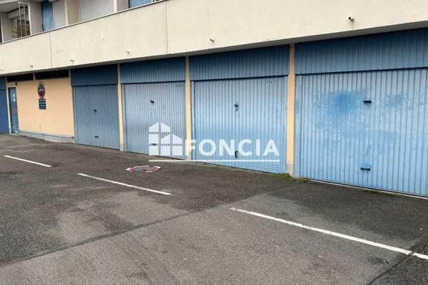 Stationnement Location Plaisir   100€