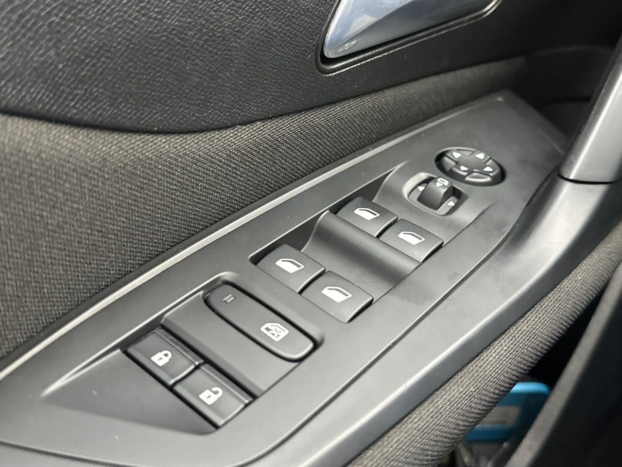 Peugeot 308 puretech 110ch s&s bvm6 active pack — photo 15