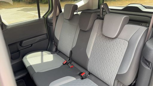 Ford Tourneo Courier 1.0 Ecoboost 125 Flexifuel - Titanium – 2024 – 7788 km – Biocarburant – Boîte Manuelle — photo 18