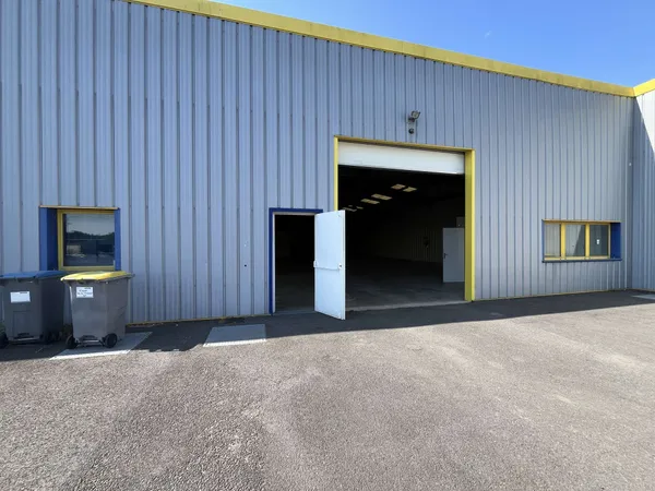 Local 370m² à louer Grandchamps ZAC Les Tunières