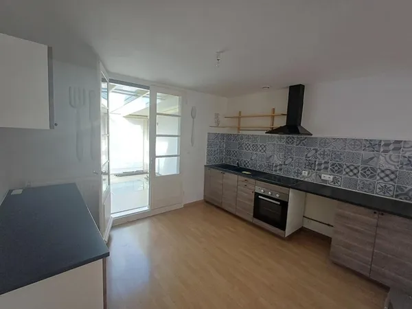 Maison 113 m² - 5 pièces - 2 chb + garage 100 m² : idéal collectionneur, artisan ou atelier