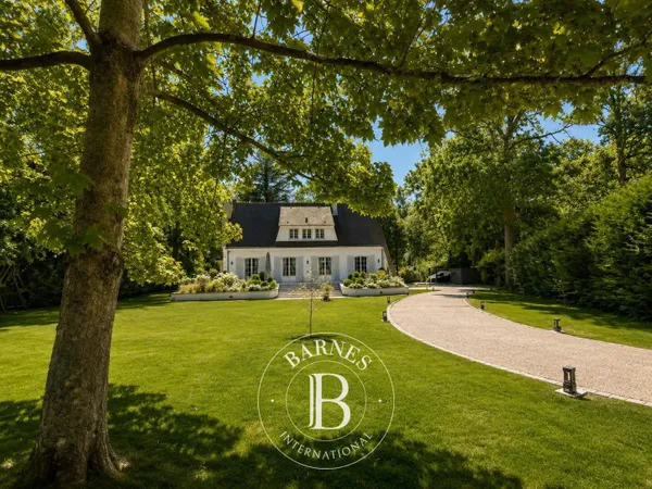 LAMORLAYE - LE LYS-CHANTILLY - Propriété avec parc arboré de 5 000 m² - 6 chambres