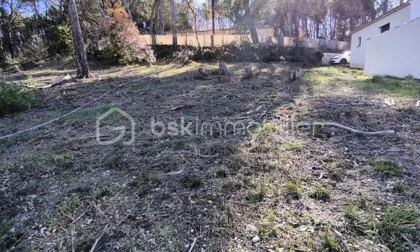 Terrain 350 m²