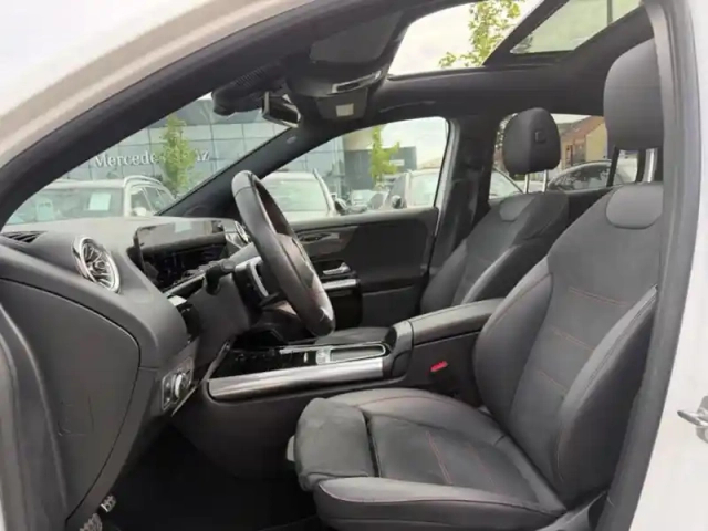 Mercedes Gla 200 d amg line — photo 33