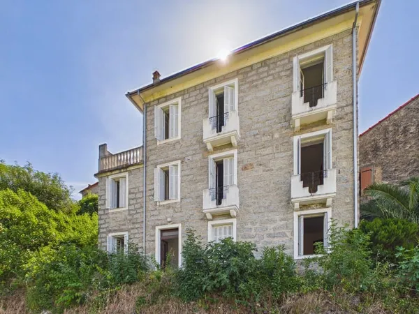 A VENDRE MAISON AUTHENTIQUE SAINTE MARIE SICCHE