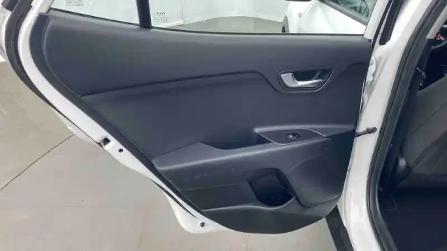 Kia Stonic 1.0 t-gdi 100 ch bvm6 — photo 27