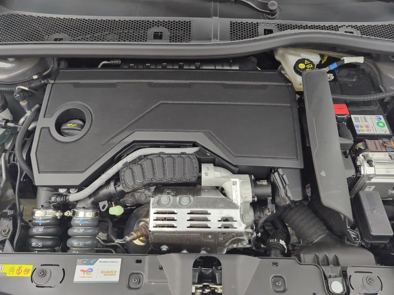 Peugeot 2008 hybrid 145 ch e-dcs6 allure — photo 16
