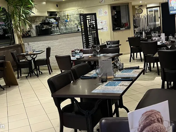 Fonds de commerce restaurant pizzéria traiteur 170m2+appartement 130m2