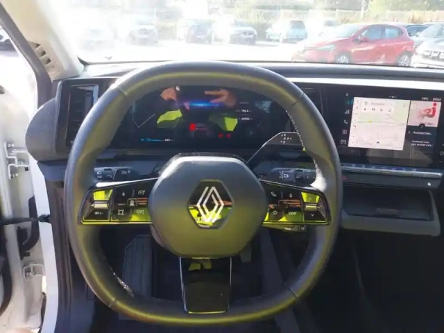 Renault Megane e-tech ev60 130ch super charge — photo 11