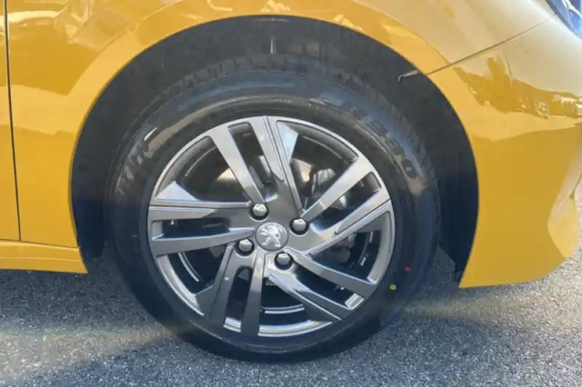 Peugeot 208 puretech 100 s&amp;s eat8 — photo 68