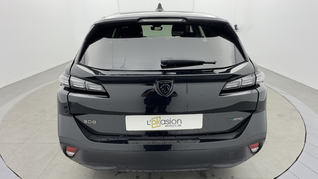 Peugeot 308 SW PHEV 180 e-EAT8 — photo 4