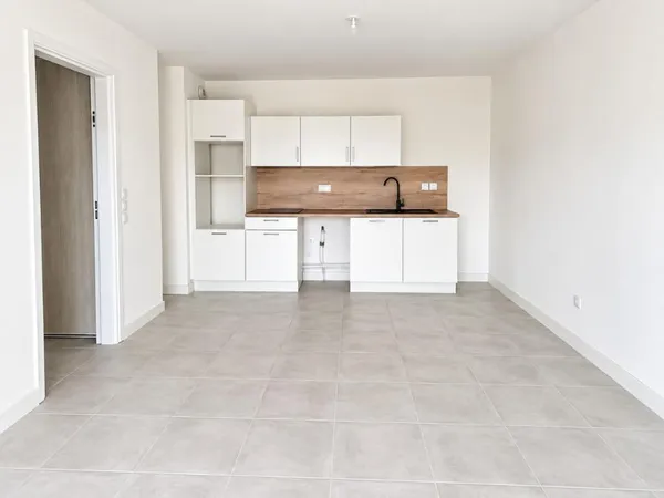 T3 NEUF avec balcon et parking au PONTET