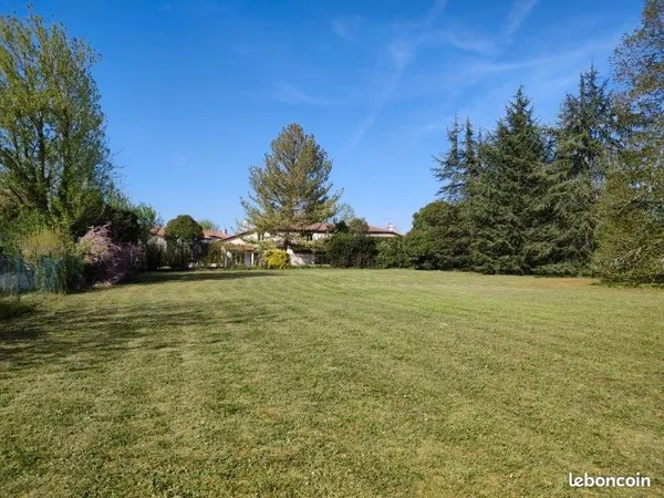 Terrain 700 m² Saint Martin Lacaussade