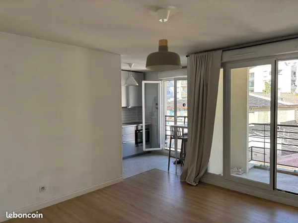 T2 lumineux 42 m² - Balcon + garage - Lyon 9 Valmy