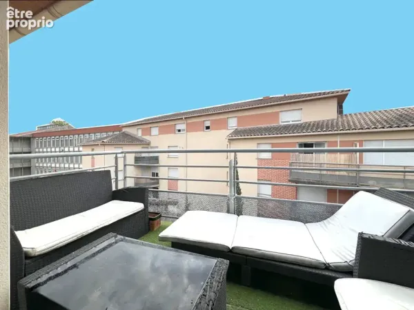 Capitole T2 de 38.50 m2 Terrasse et Parking.