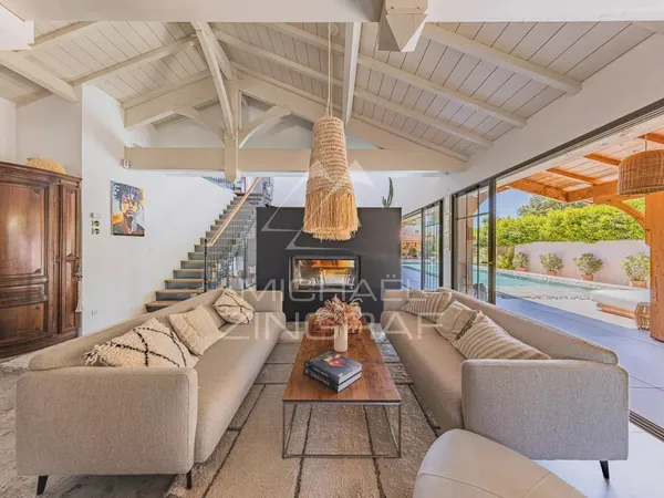 Maison 6 pièces 275 m²