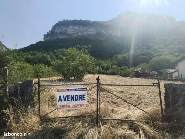 Terrain 1 050 m² Serrieres De Briord