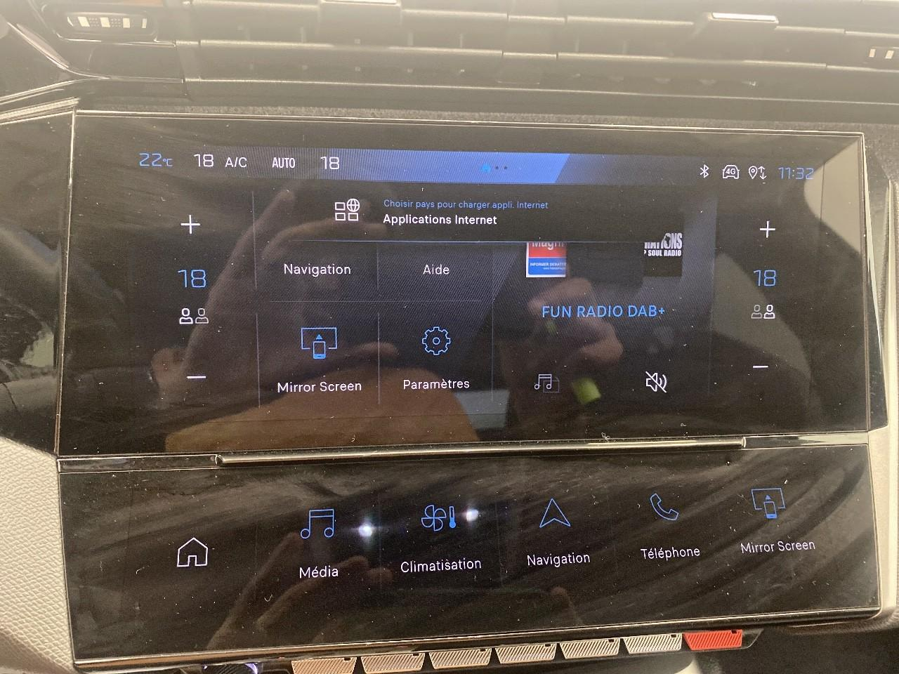 Peugeot 308 hybrid 145 e-dcs6 allure — photo 13