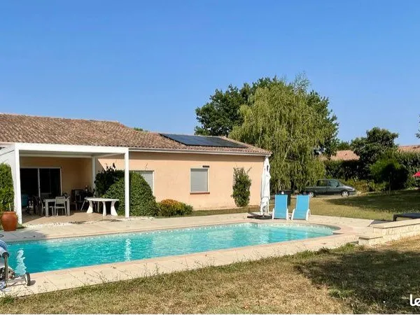 Villa T6 meublé de 142 m2 avec piscine à Gratentour