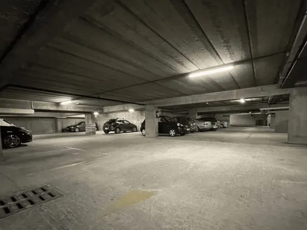 Parking 12 m²