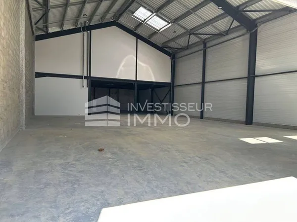 Local d'activité 332 m²