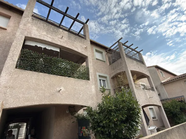 NIMES-QUARTIER DES AMOUREUX. Dans résidence sécurisée, P3 de