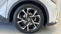 Toyota C-Hr 122h Edition 2WD E-CVT — photo 20