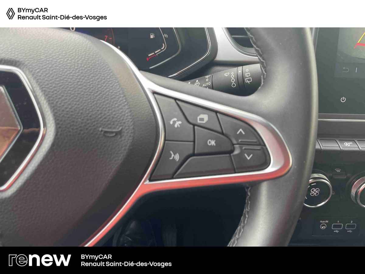 Renault Captur TCe 90 - 21 — photo 18