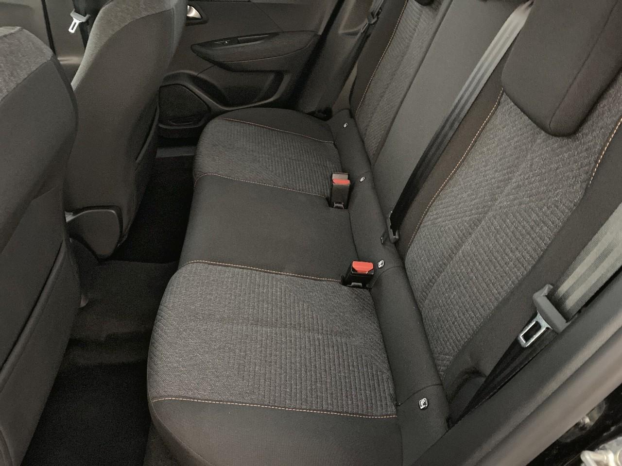 Peugeot 2008 hybrid 136 e-dcs6 style — photo 10
