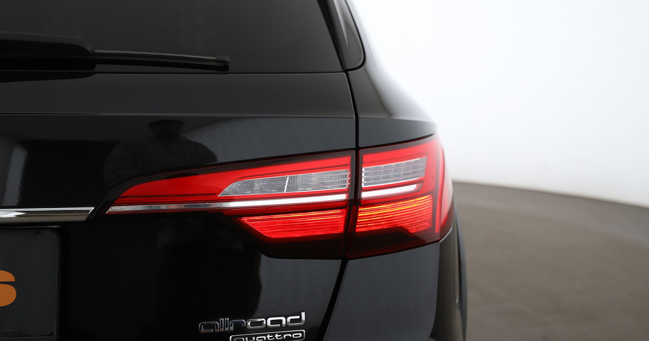 Audi A4 Allroad — photo 14