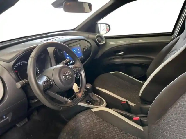 Toyota Aygo X 1.0 vvt-i 72ch design s-cvt — photo 14