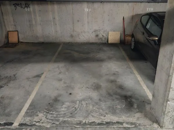 Place de parking en location à 1 minute de la gare
