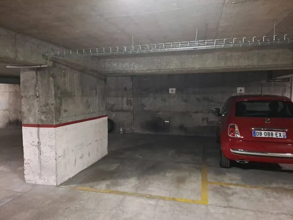 Parking 12 m²