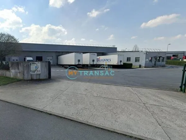 A LOUER Brie-Comte-Robert Messagerie de 3 541m²