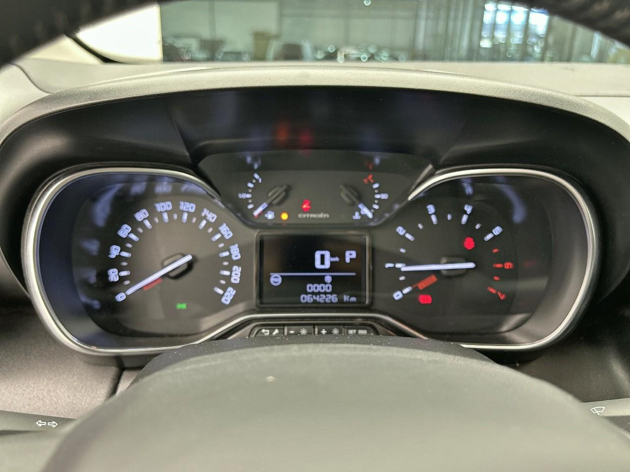Citroën C3 Aircross puretech 130 s&s eat6 shine — photo 26