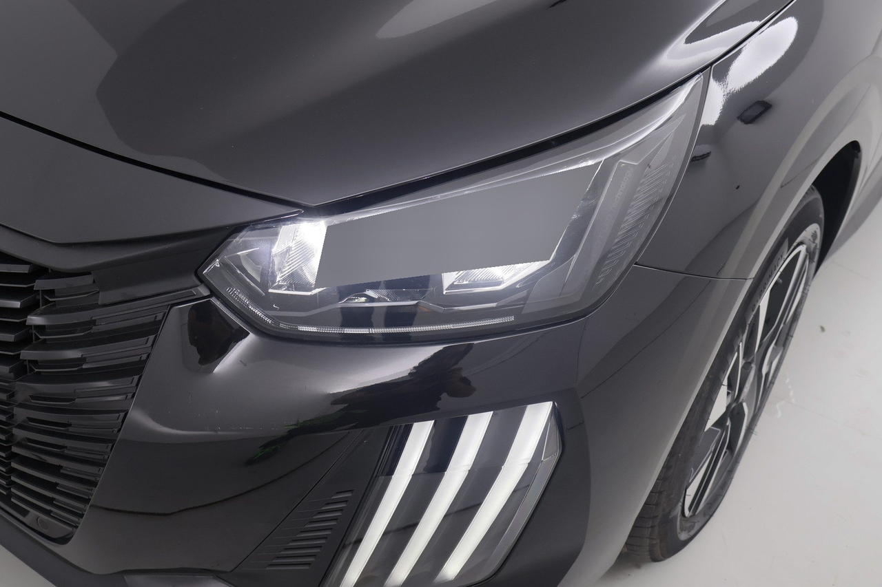 Peugeot 208 — photo 9