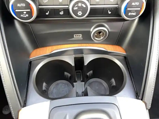 Alfa Romeo Stelvio 2.2 210 ch q4 at8 — photo 31