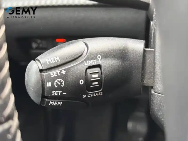 Peugeot 208 puretech 75 s&amp;s bvm5 — photo 33