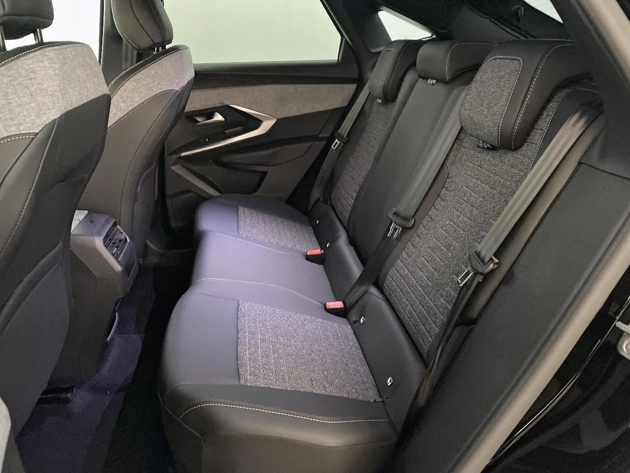 Peugeot 3008 electrique 210 ch 73 kwh allure — photo 10