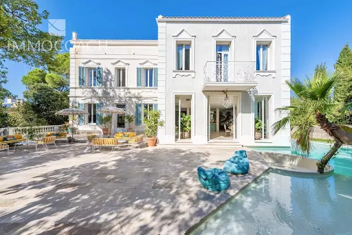 Maison 15 pièces 780 m²