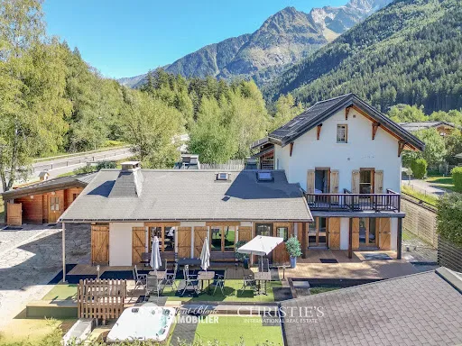 Maison 12 pièces 210 m²