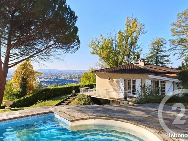 Maison 9 pièces 204 m²