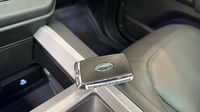 Land-Rover Defender 110 2.0 P300e PHEV X-Dynamic SE — photo 16